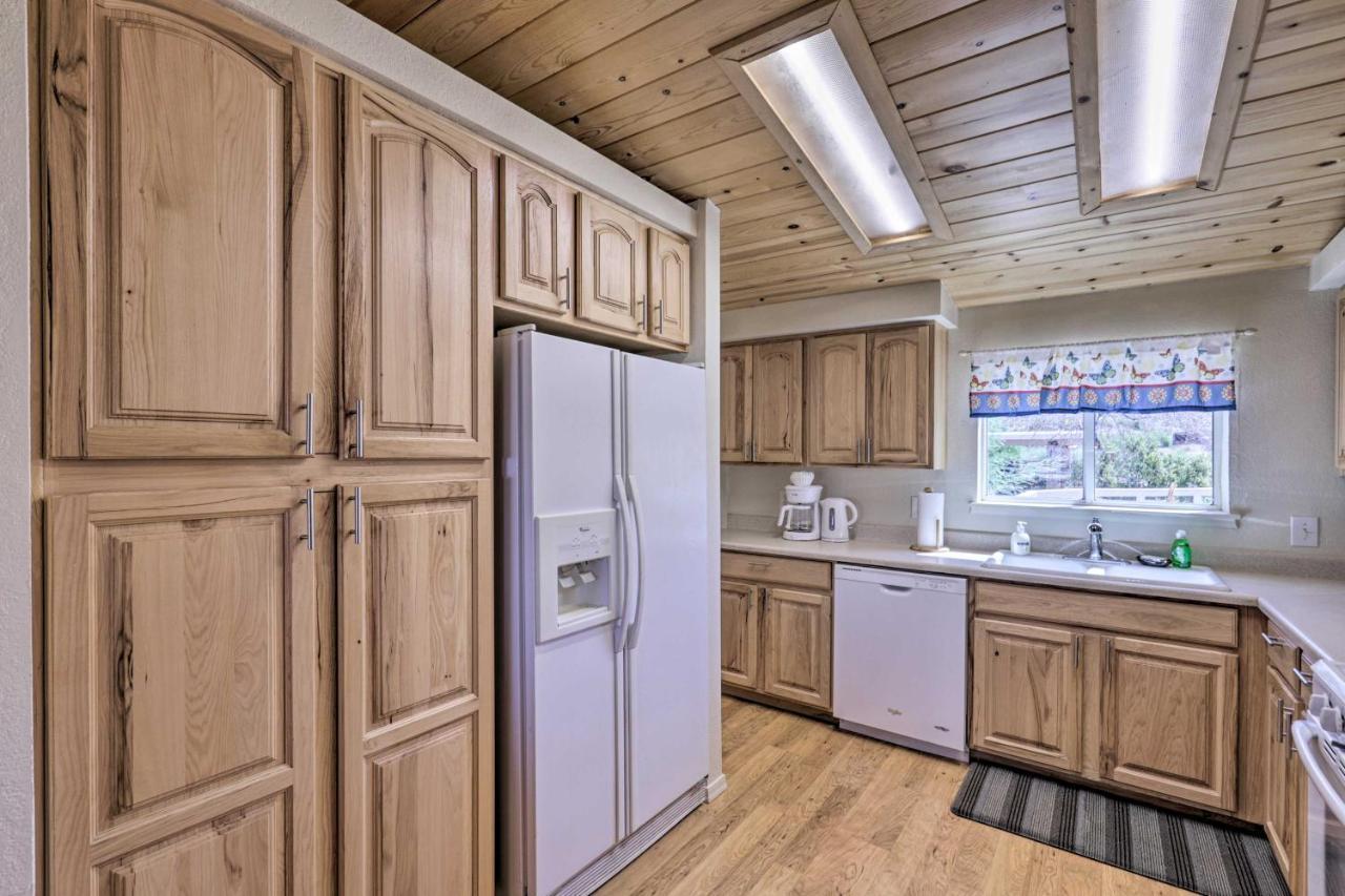 Rustic Bullhead City Retreat With Porch And Views Esterno foto