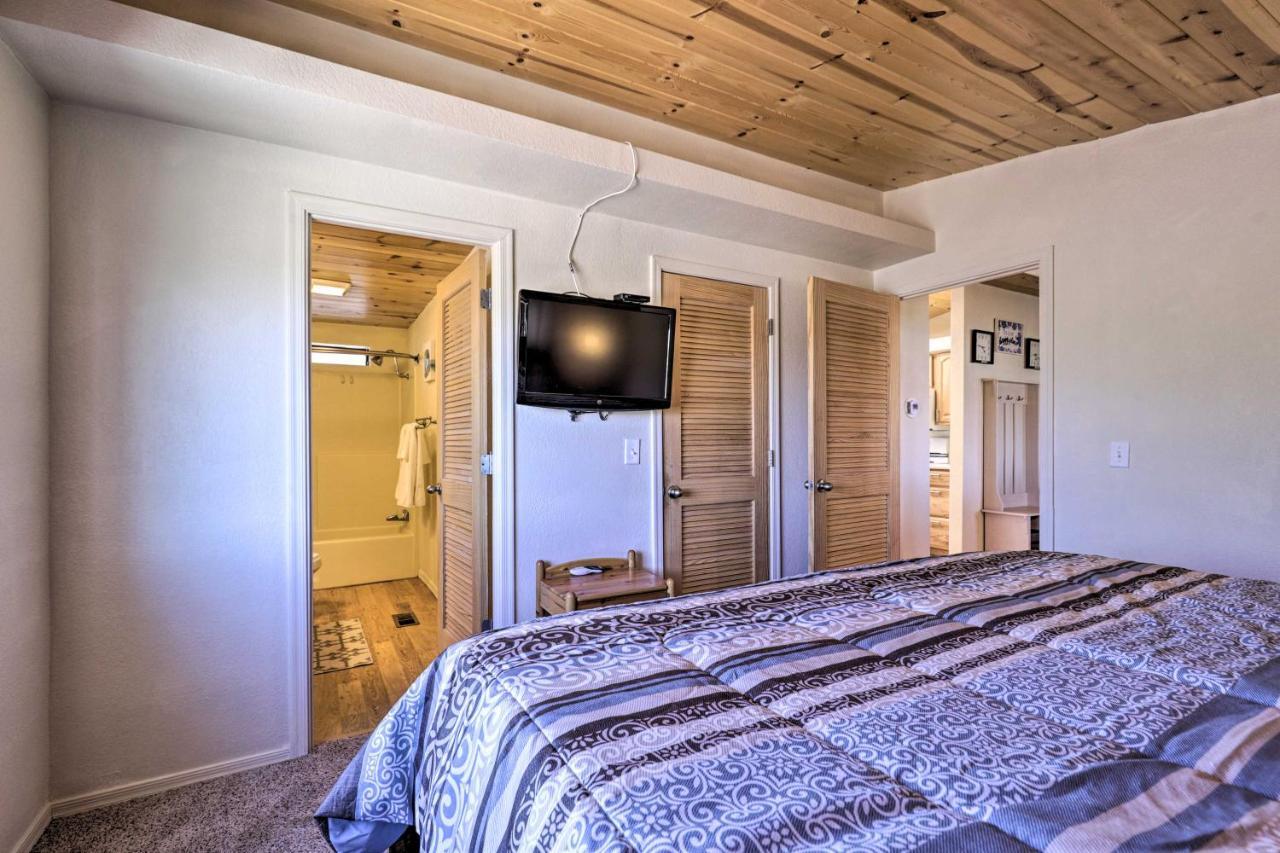Rustic Bullhead City Retreat With Porch And Views Esterno foto